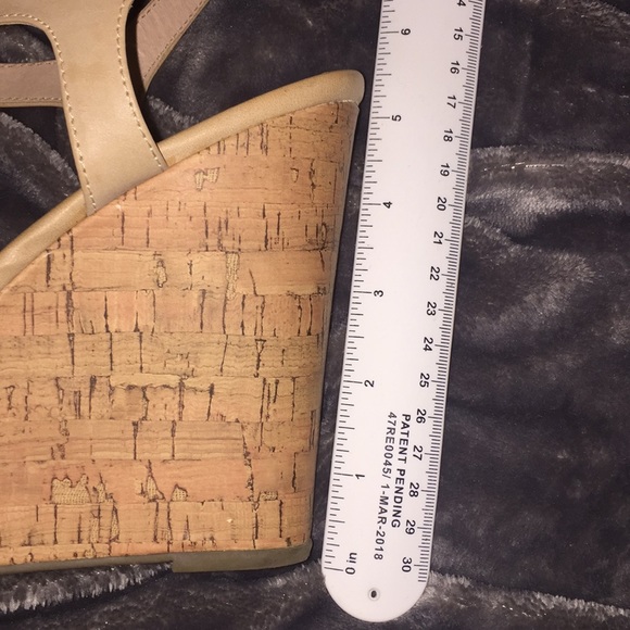 Nude beige tan heels wedge new - Picture 8 of 8